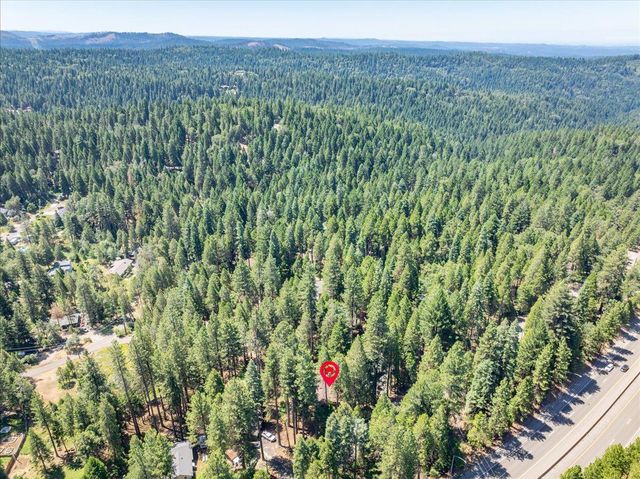 6470 Ridgeway Dr, Pollock Pines, CA 95726