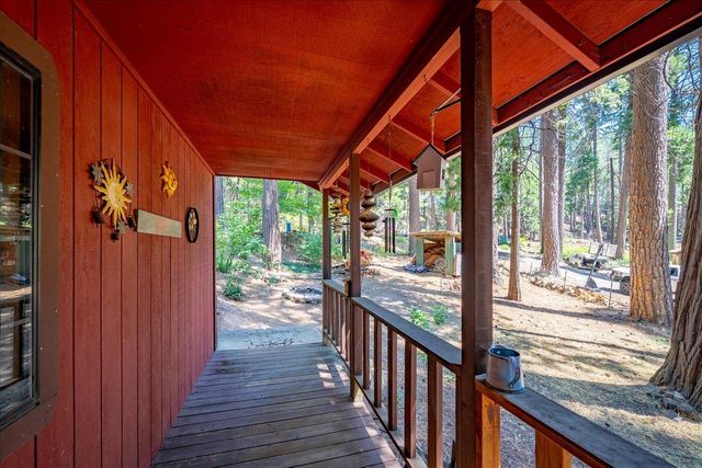 6470 Ridgeway Dr, Pollock Pines, CA 95726