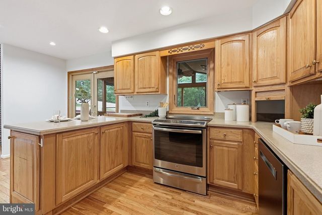 8825 CARDINAL FOREST CIR, Laurel, MD 20723