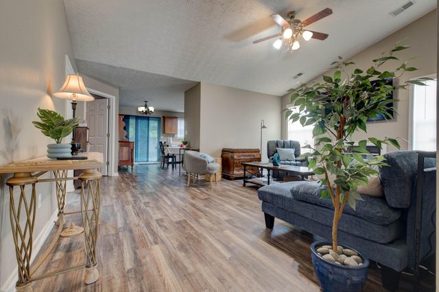 124 W Chopin Way, Georgetown, KY 40324