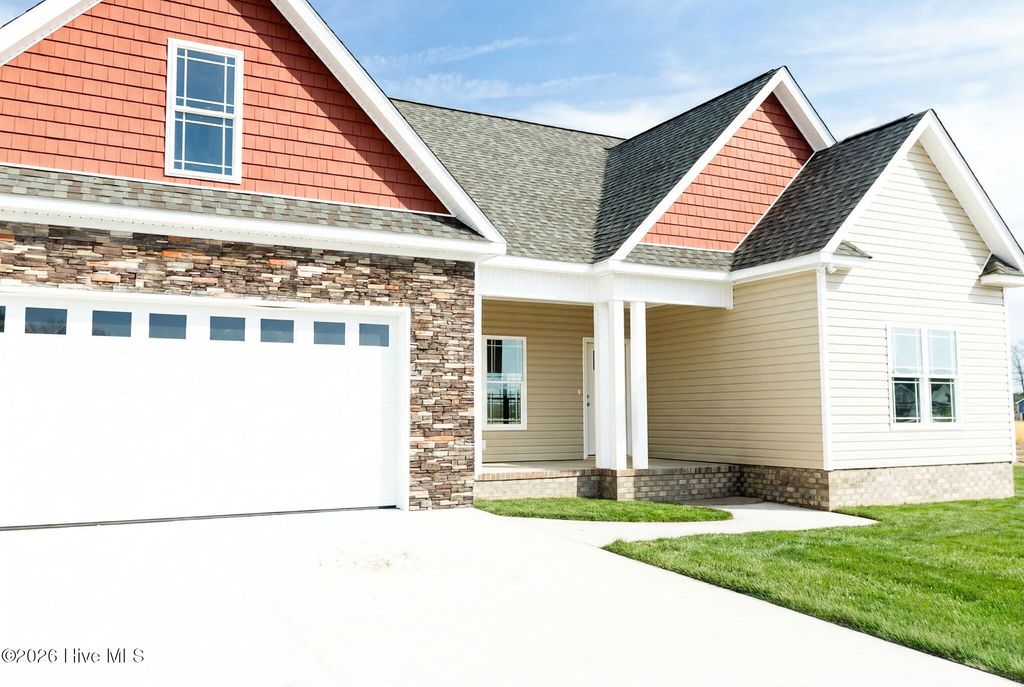 2699 Whitaker Glen Drive, Farmville, NC 27828