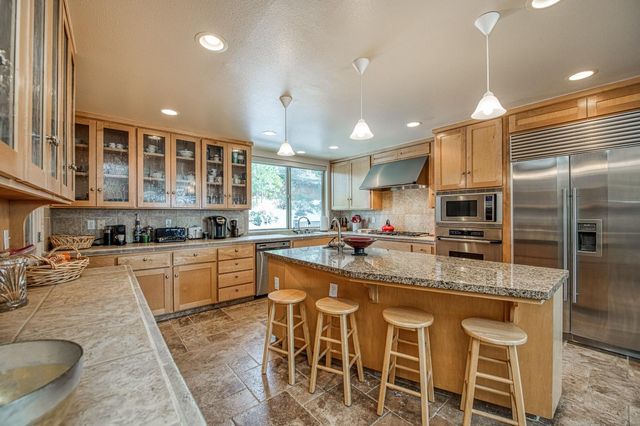 42502 Bretz Point Lane, Shaver Lake, CA 93664