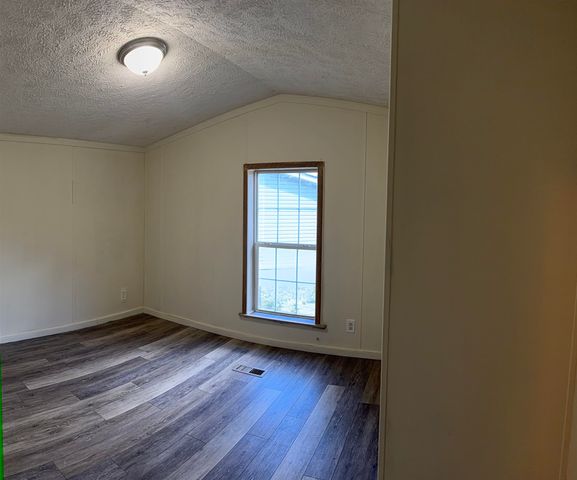 15 Trail Street, Franklin, NH 03235