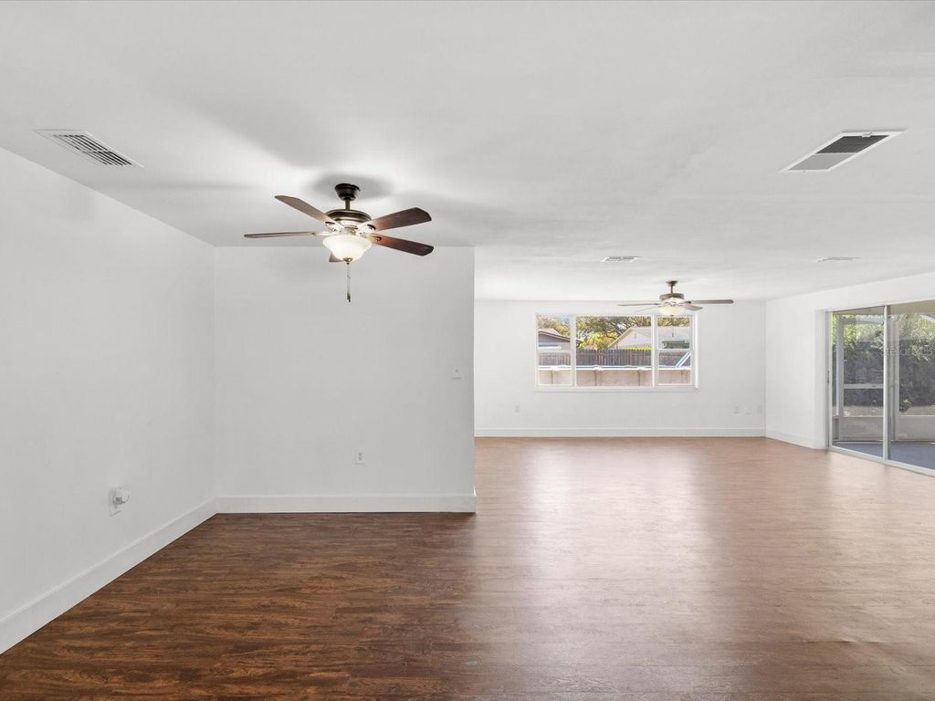 Image 11 of property listing at 9430 GLEN MOOR LANE, Port Richey, FL 34668