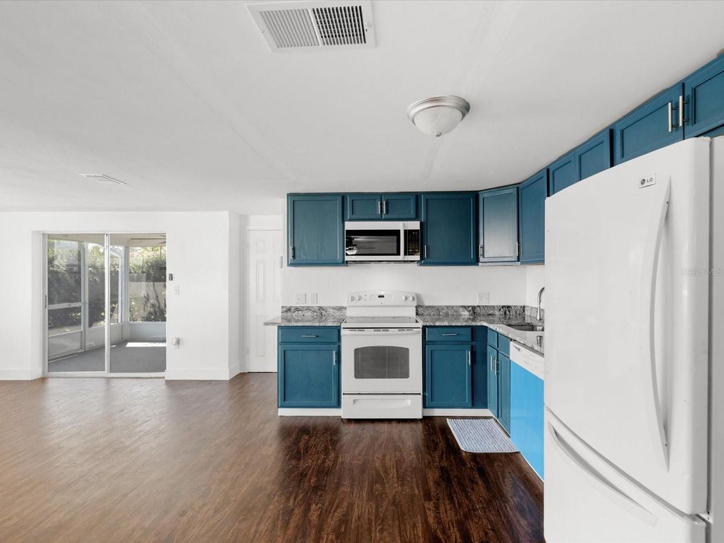 Image 14 of property listing at 9430 GLEN MOOR LANE, Port Richey, FL 34668