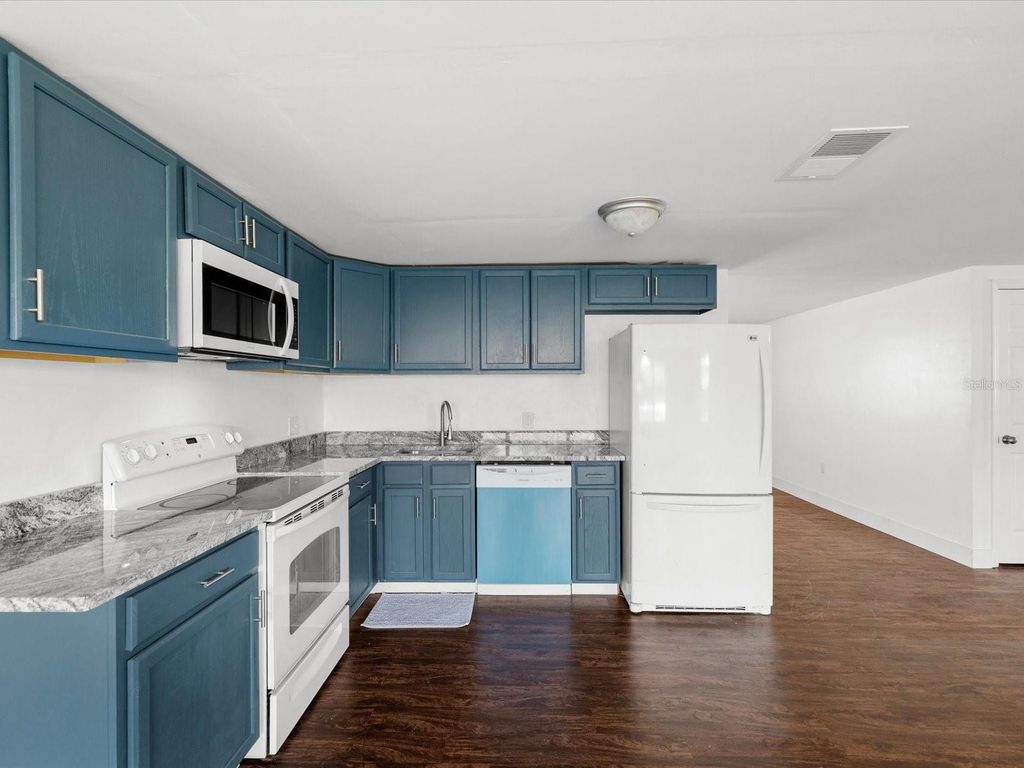 Image 17 of property listing at 9430 GLEN MOOR LANE, Port Richey, FL 34668