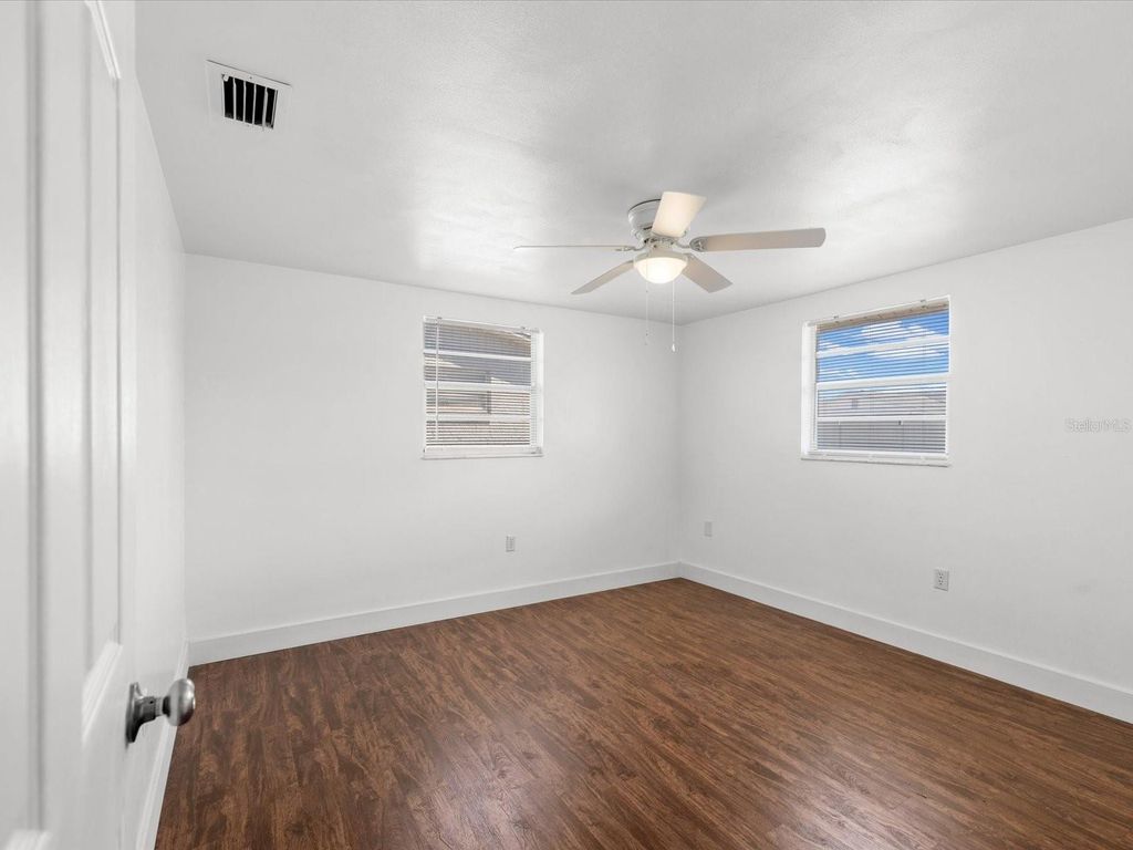 Image 19 of property listing at 9430 GLEN MOOR LANE, Port Richey, FL 34668