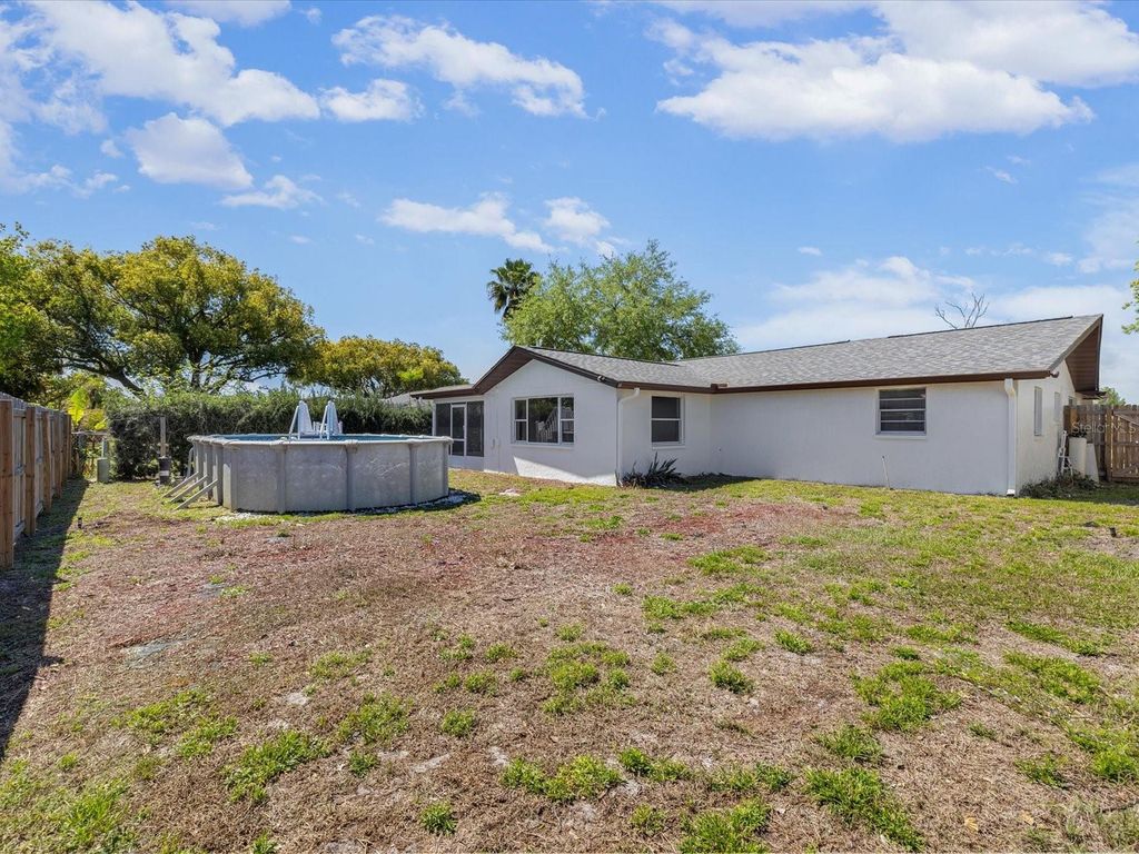 Image 32 of property listing at 9430 GLEN MOOR LANE, Port Richey, FL 34668