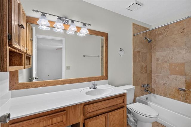 1010 Gettysburg Place, Sandy Springs, GA 30350
