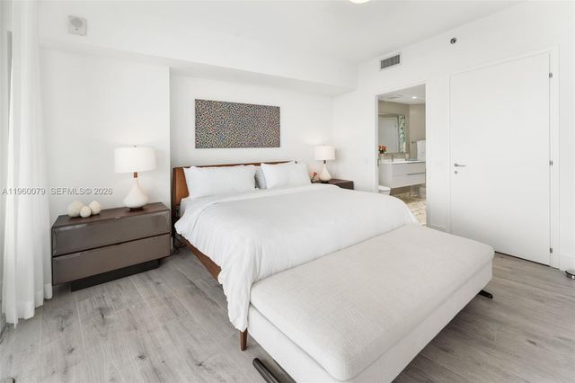 450 Alton Rd 2806, Miami Beach, FL 33139