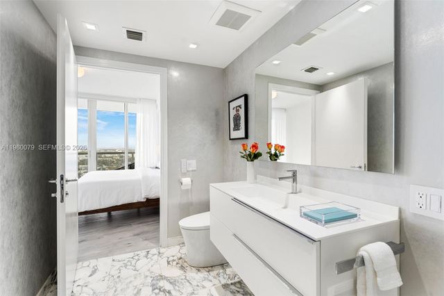 450 Alton Rd 2806, Miami Beach, FL 33139