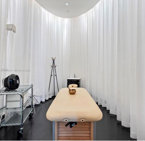 450 Alton Rd 2806, Miami Beach, FL 33139