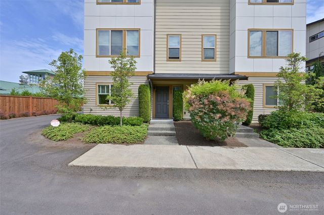 348 Chelan Avenue NE, Renton, WA 98059