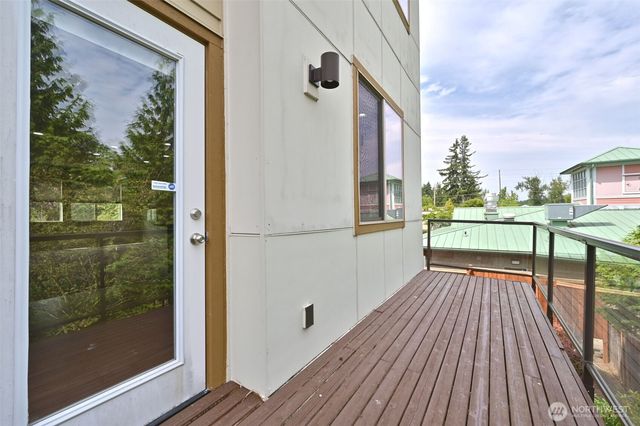 348 Chelan Avenue NE, Renton, WA 98059