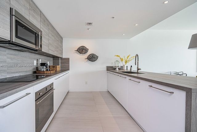 400 Sunny Isles Blvd 1804, Sunny Isles Beach, FL 33160