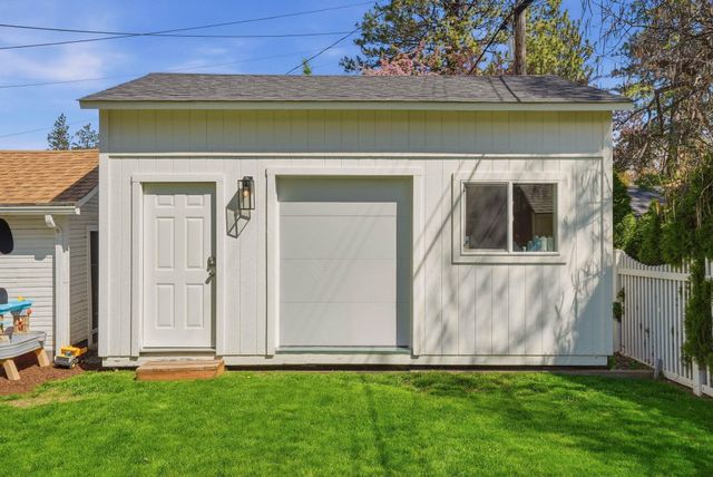 2611 S Post St, Spokane, WA 99203