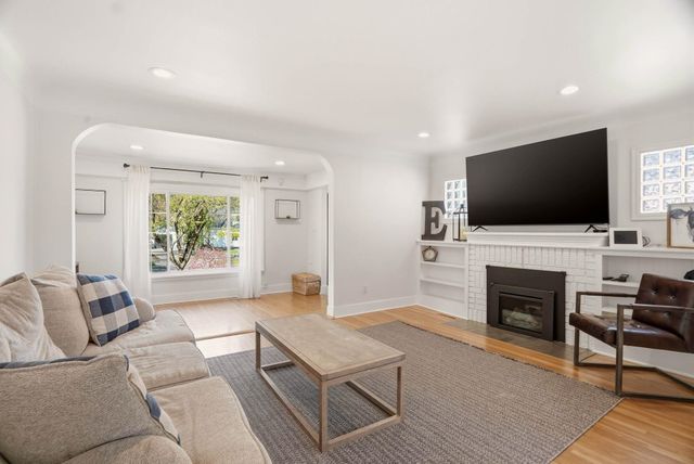 2611 S Post St, Spokane, WA 99203