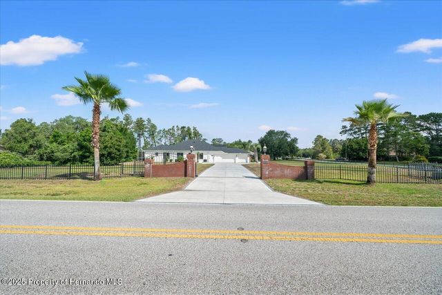 11137 Woodland Waters Boulevard, Spring Hill, FL 34613