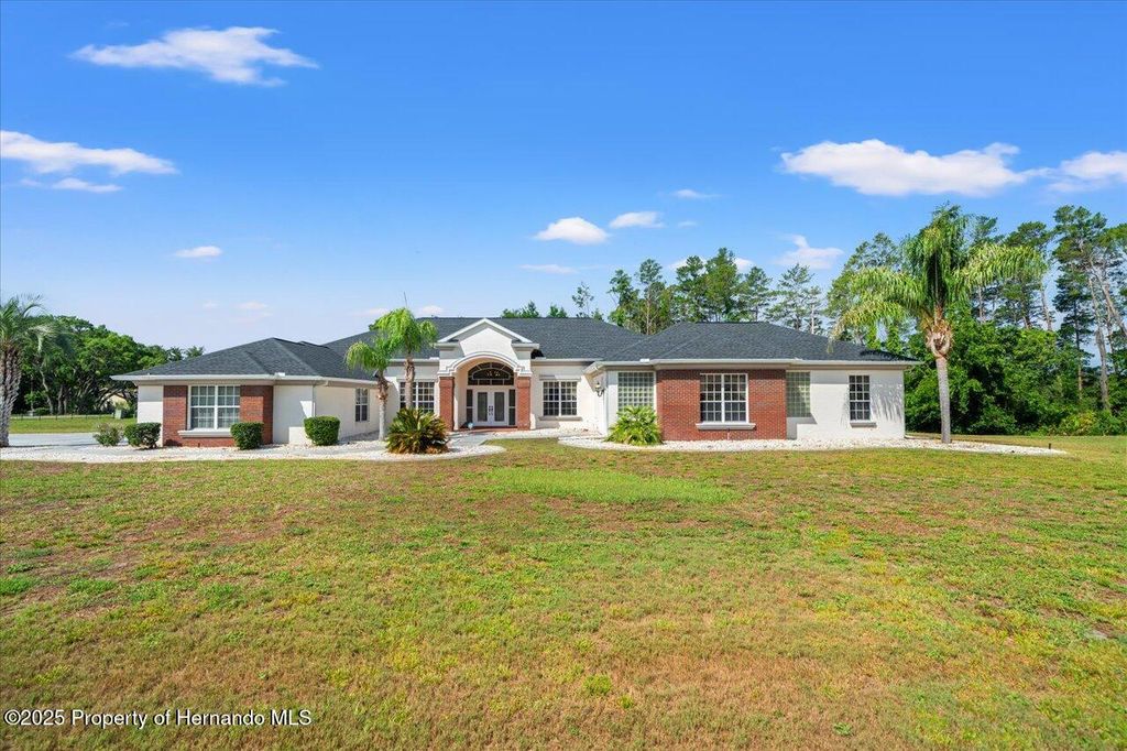 11137 Woodland Waters Boulevard, Spring Hill, FL 34613