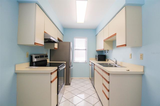 25068 HARBORVIEW ROAD 3D, Punta Gorda, FL 33980