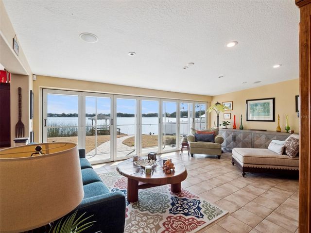 894 W LAKE HOLDEN POINT, Orlando, FL 32805