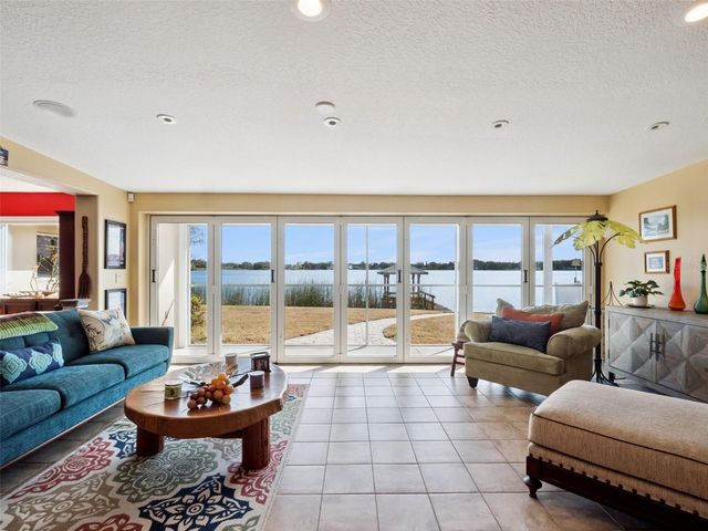 894 W LAKE HOLDEN POINT, Orlando, FL 32805