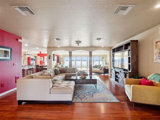 894 W LAKE HOLDEN POINT, Orlando, FL 32805