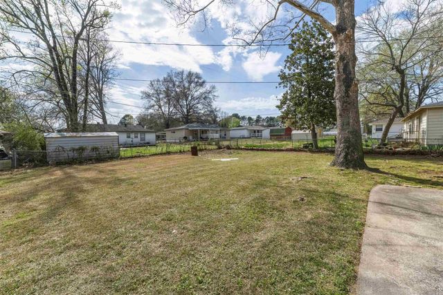 1605 Carolyn St, Jacksonville, AR 72076