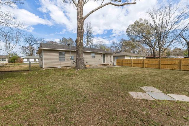 1605 Carolyn St, Jacksonville, AR 72076