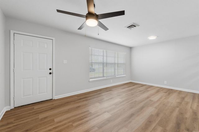 1605 Carolyn St, Jacksonville, AR 72076