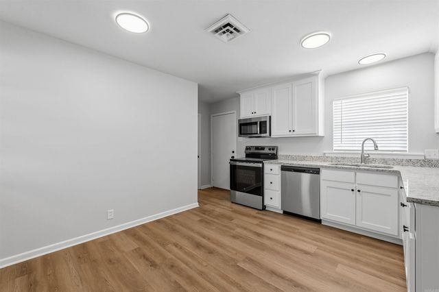 1605 Carolyn St, Jacksonville, AR 72076