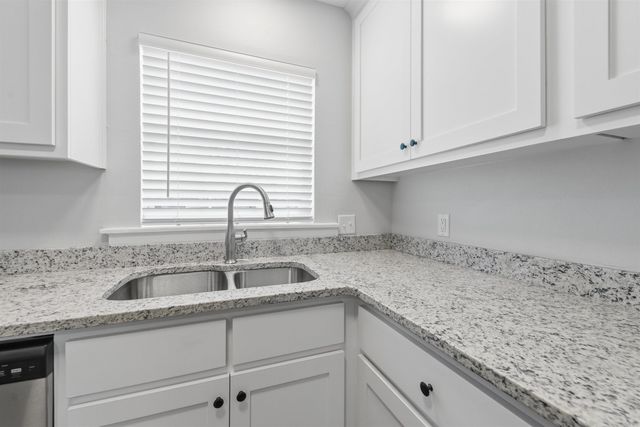 1605 Carolyn St, Jacksonville, AR 72076