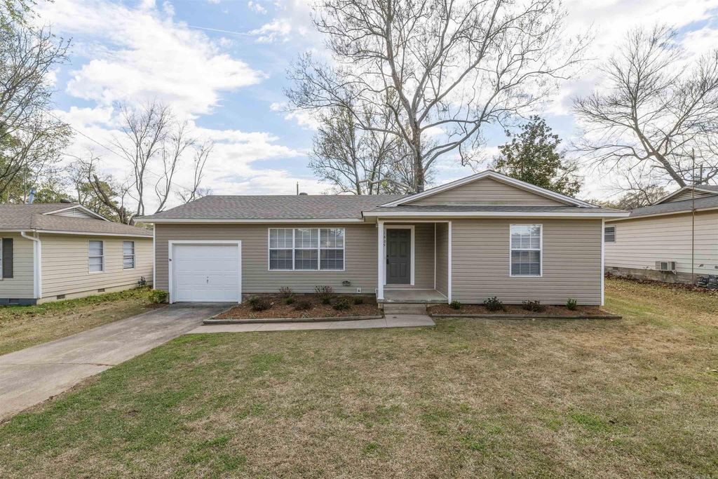 1605 Carolyn St, Jacksonville, AR 72076