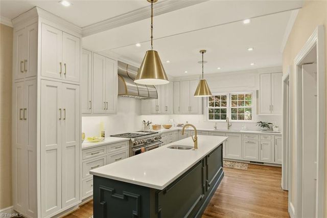 756 N Pine Valley Road, Winston-salem, NC 27106