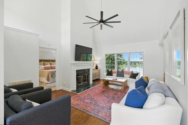 208 Loop Dr, Winchester, TN 37398