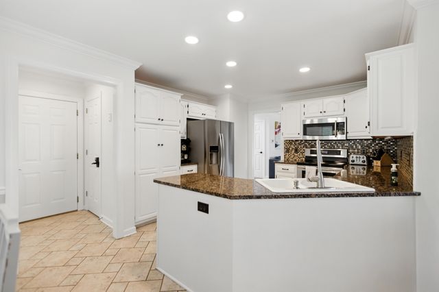 208 Loop Dr, Winchester, TN 37398