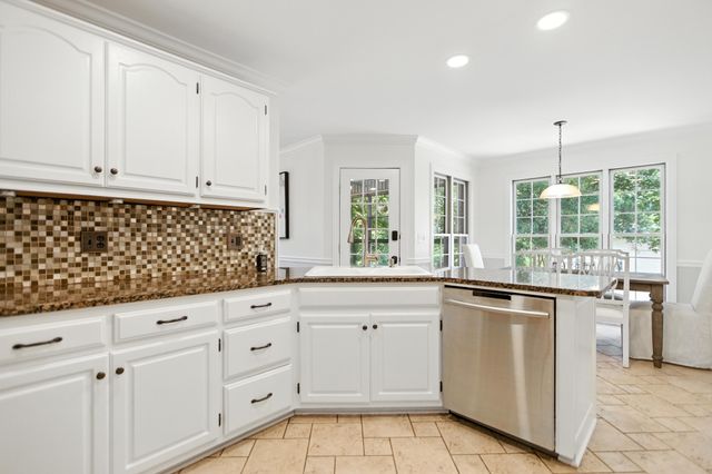 208 Loop Dr, Winchester, TN 37398