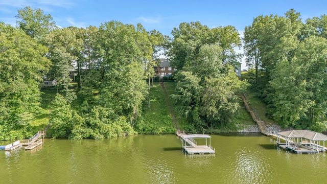 208 Loop Dr, Winchester, TN 37398