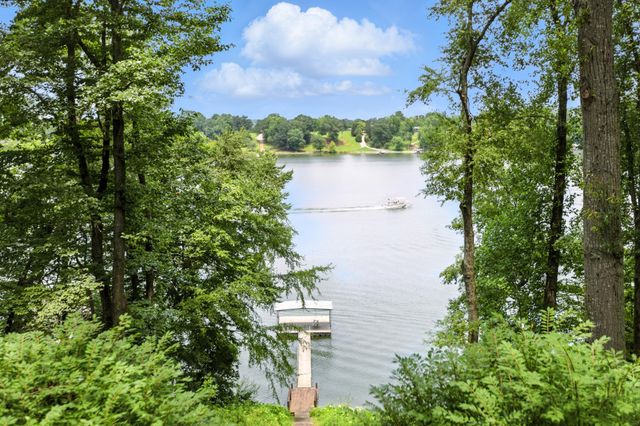 208 Loop Dr, Winchester, TN 37398