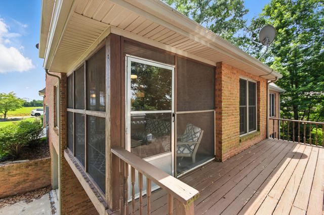 208 Loop Dr, Winchester, TN 37398