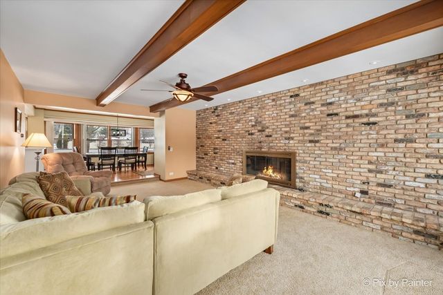 123 Dundee Avenue, East Dundee, IL 60118