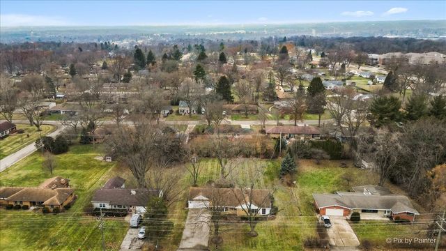 123 Dundee Avenue, East Dundee, IL 60118