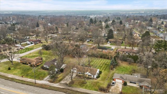 123 Dundee Avenue, East Dundee, IL 60118