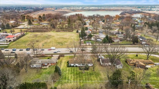 123 Dundee Avenue, East Dundee, IL 60118