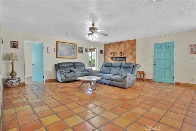 7165 Lyons Avenue, Hesperia, CA 92345