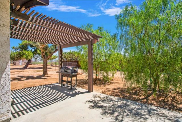 7165 Lyons Avenue, Hesperia, CA 92345