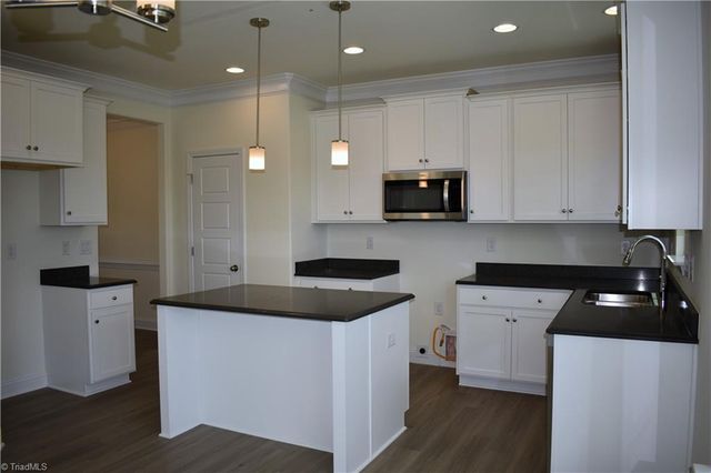 2927 Flat Rock Drive, Winston-salem, NC 27127