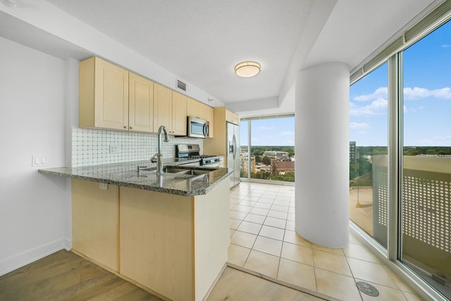 1720 MAPLE Avenue 1260, Evanston, IL 60201