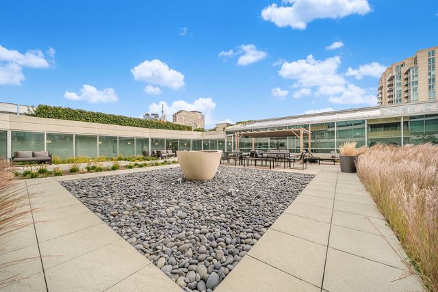 1720 MAPLE Avenue 1260, Evanston, IL 60201