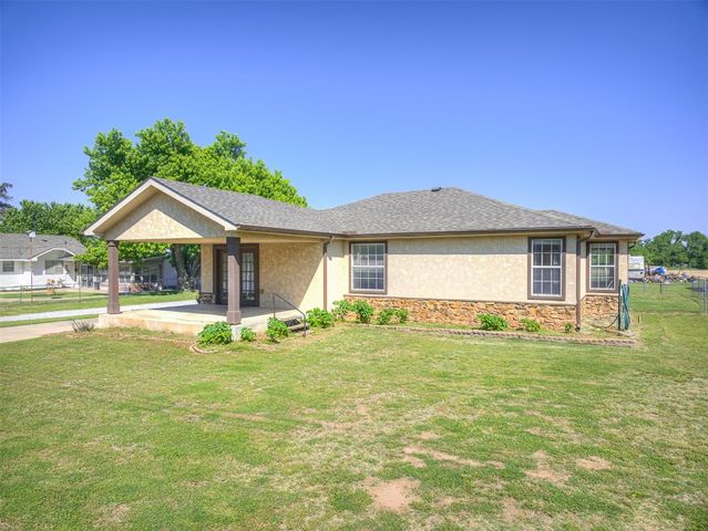 20961 Holden Street, Harrah, OK 73045